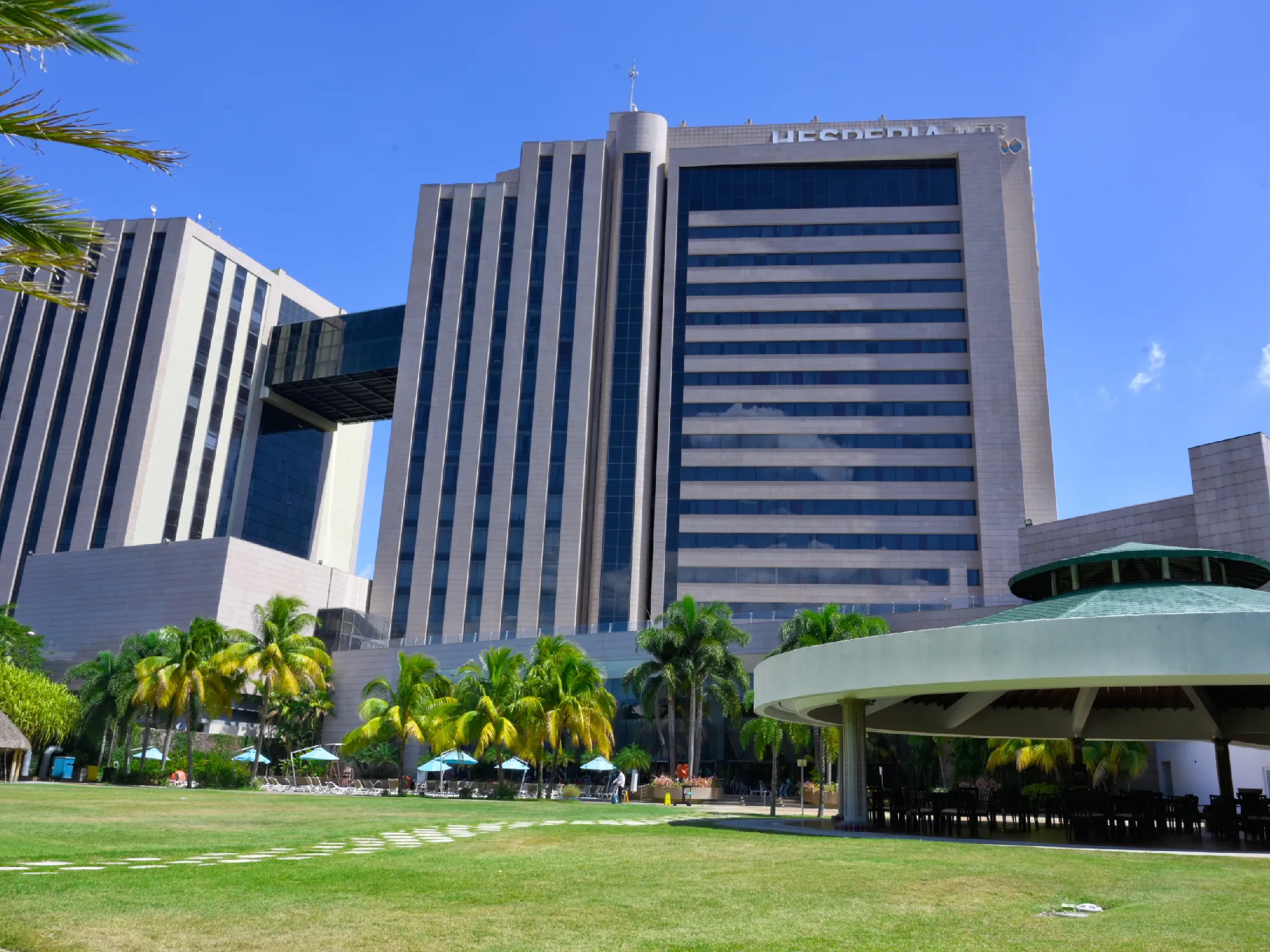 Facade of Hesperia WTC Valencia