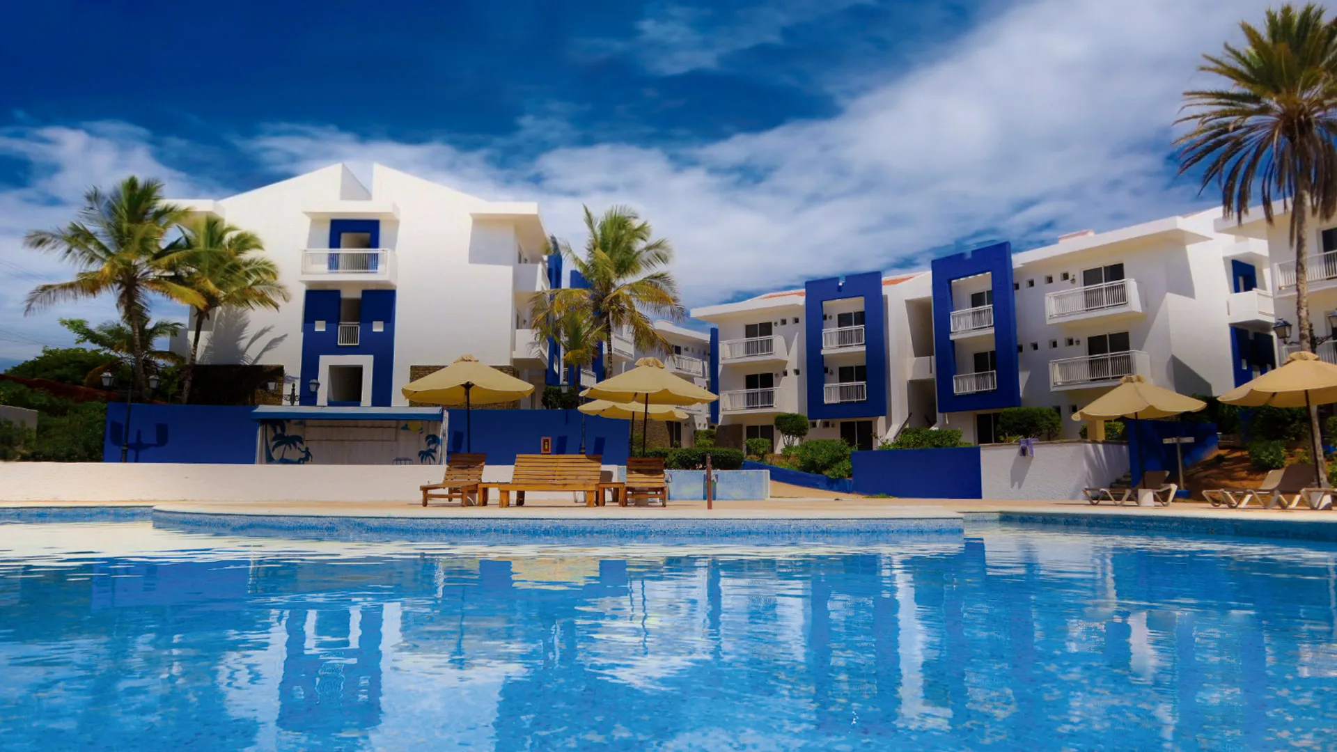 Pool and buildings of Hesperia Playa El Agua